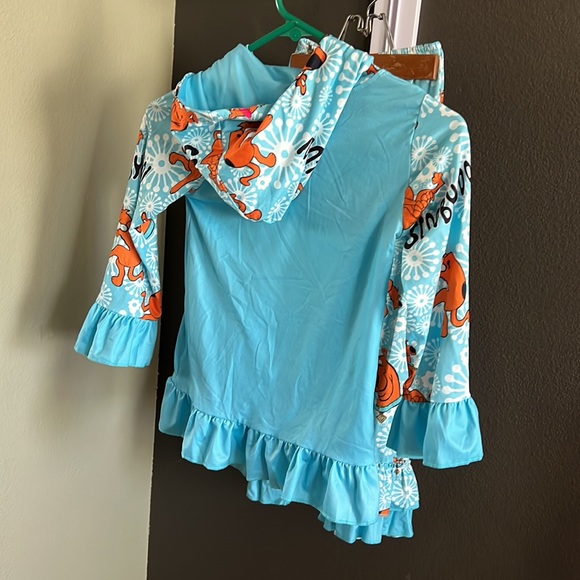 Scooby Doo, hoodie top with long pants, size 6/7. Ruffled hem. So SOFT. - Picture 4 of 5